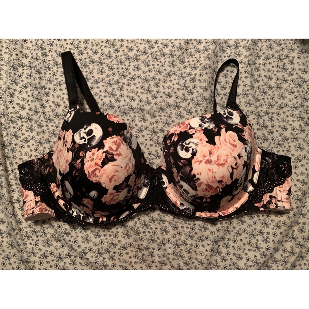 Torrid Skulls Bra 42 c BNWOT